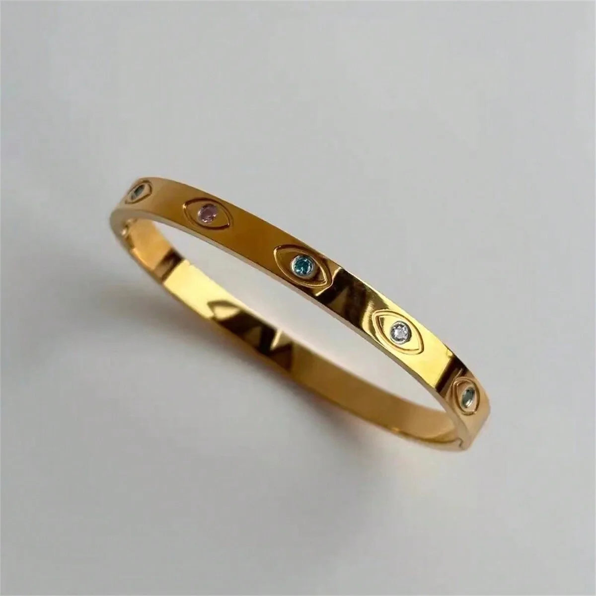 VINTAGE 18K GOLD BRACELETS®