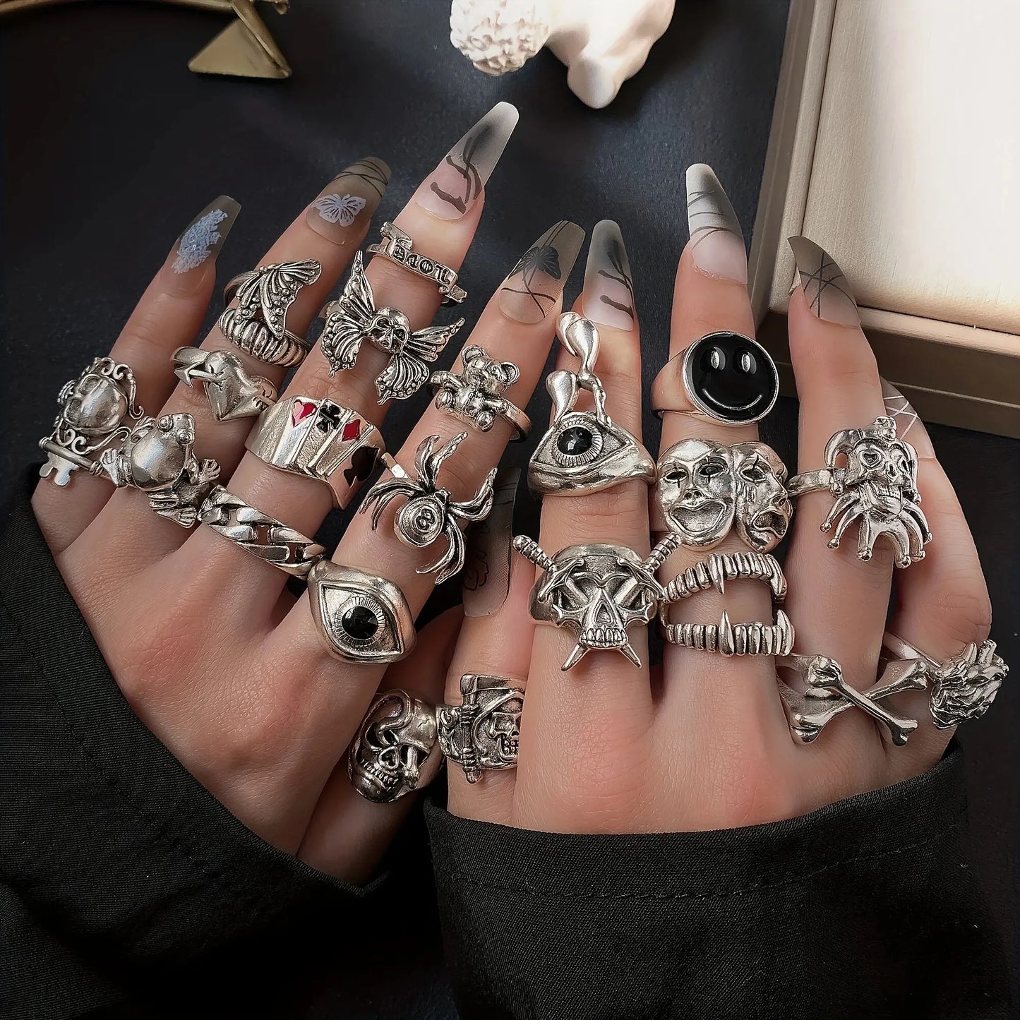 24SET GOTHIC RINGS®