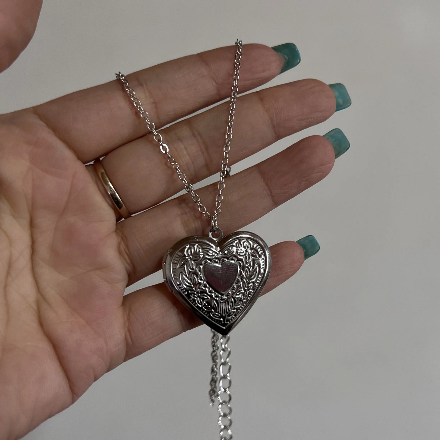 HEART LOCKET NECKLACE®